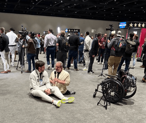 LS Ross Matiscik Shocks NFL by Skipping FOX & ESPN, Choosing to Interview Local Disabled Reporter on Pro Bowl Night – Viral Video of Heartwarming Moment Moves Jaguars Community to Tears