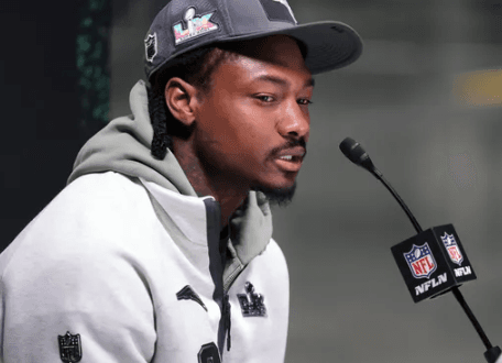 Patriots Superstar Stefon Diggs Shocks With Statement He Will Dedicate Super Bowl Trophy to His Late Father Aron Diggs – Reveals Heart-Wrenching Story From Age 14 That Brought the Entire NFL to Tears