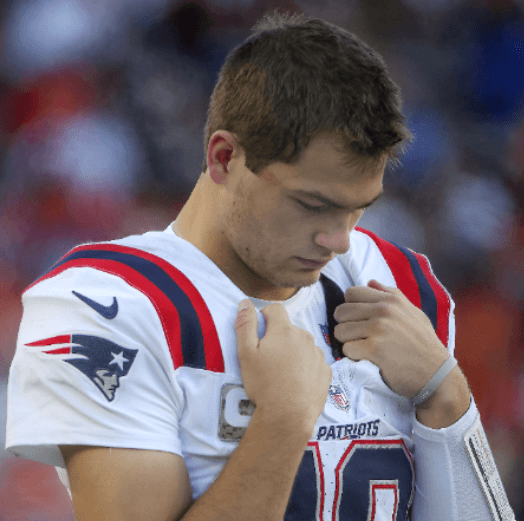 Drake Maye breaks down in tears, taking full responsibility after a disappointing performance that caused the Patriots to miss out on Super Bowl LX — but it was Stefon Diggs’ action afterward that truly left Patriots Nation choking back tears