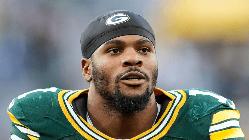 The New Face of the Packers, Micah Parsons, Speaks Up to Defend Legend Brett Favre Amid Fierce Backlash Surrounding Super Bowl LX