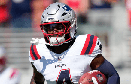 No farewell, the $11.25 million versatile superstar after two excellent seasons unexpectedly parts ways with New England, leaving Patriots fans in tears