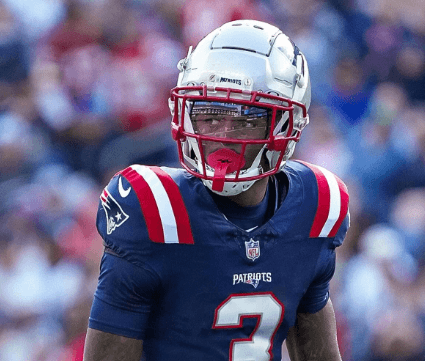 After learning he was included in the proposed Maxx Crosby trade, the young Patriots star brought all of New England to tears with his heartfelt plea to stay: “My heart belongs to the Patriots.”