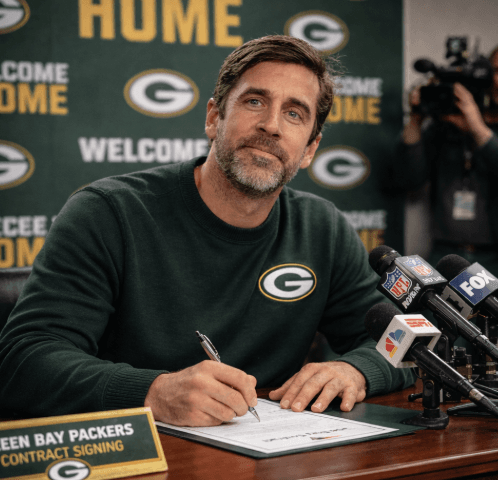 Legendary Aaron Rodgers Shocks the NFL by Considering a Return to the Green Bay Packers Amid “Retirement” Rumors – With a “Special Deal” Worth $1 Million