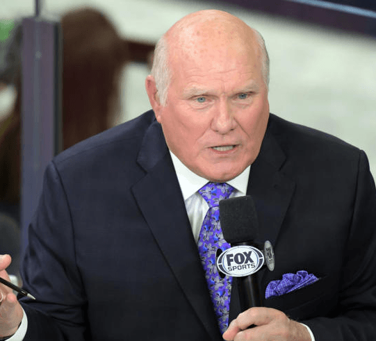 Steelers legend Terry Bradshaw publicly criticizes GM Omar Khan for wasting a $290 million salary cap — one of the highest in the NFL, yet only met with a streak of inconsistent performance.