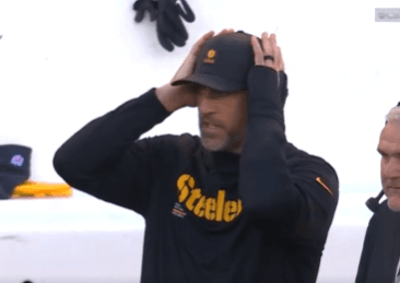 Aaron Rodgers Spotted “The Biggest Unforced Error of the Season” Right Before Disaster Struck – and That Moment Saw the Steelers Beat Themselves in a 31–28 Loss to the Bears