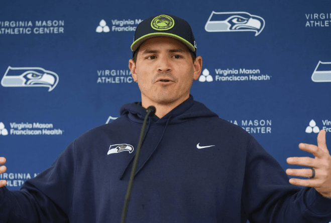 Mike Macdonald Praises Derick Hall’s Explosive Performance After the Game-Sealing Play in the 30-24 Win Over Titans – Viral Video of Hall “Destroying” Tennessee’s O-Line Has the Entire Seahawks Community Losing Their Minds