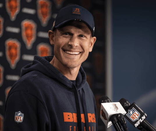 INJURY UPDATE: Stars T.J. Edwards and Noah Sewell Activated to the 53-Man Roster – Head Coach Ben Johnson Confirms First Major Scheme Change After One Season