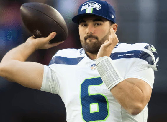 Just 12 Hours After Meeting With Colts GM, Seahawks Young Star Sam Howell Shocks NFL by Rejecting Indianapolis’ $42 Million Offer – “My Heart Belongs to Seattle”
