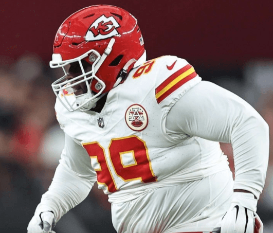  Bears Sign Former Chiefs Cornerstone to a $7 Million Deal on the 53-Man Roster, Release Veteran Defender in a Series of Roster Moves Ahead of a Crucial Stretch