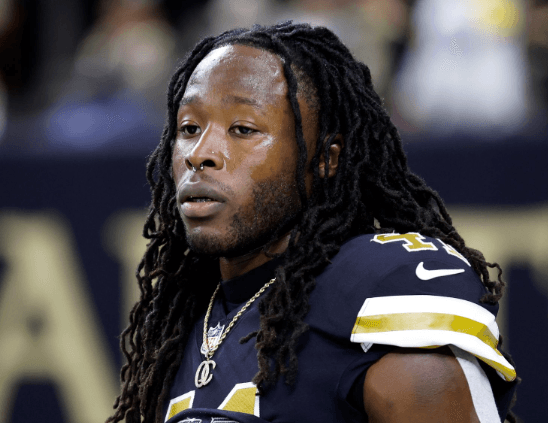 Alvin Kamara Abruptly Leaves Saints’ Strategy Meeting After Hearing His Mentor – the Second Father Figure – Drew Brees Is Trapped in Washington Floods – And His Next Action Leaves the Entire NFL Speechless