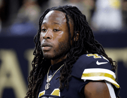 Alvin Kamara Abruptly Leaves Saints’ Strategy Meeting After Hearing His Mentor – the Second Father Figure – Drew Brees Is Trapped in Washington Floods – And His Next Action Leaves the Entire NFL Speechless