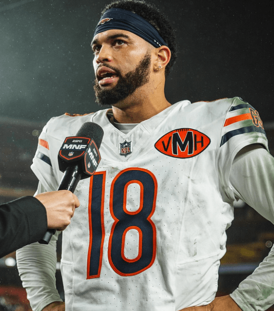 Just Hours After Dominant Win Over Browns, Caleb Williams Sends a “5-Word” Message to Seriously Injured Micah Parsons — And the Moment That Followed Quieted the Entire NFC North