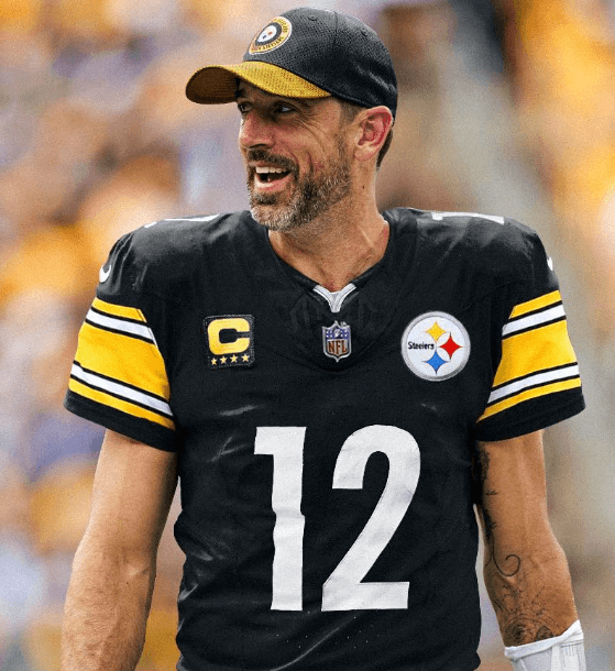 MVP Aaron Rodgers Speaks Out to Defend Dolphins QB Tua Tagovailoa After Wave of Criticism for “Embarrassing the Dolphins Community” – 15-Second Controversial Clip Sparks NFL Uproar