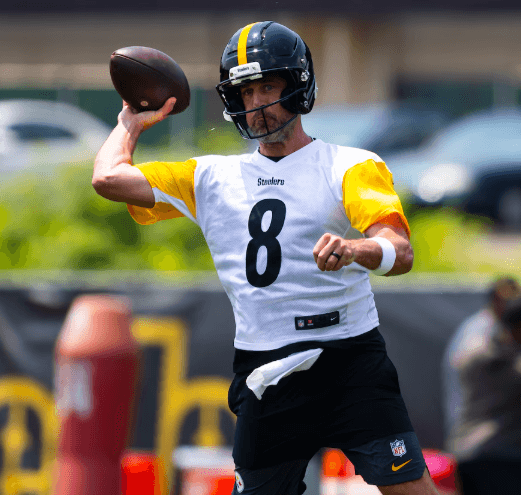 Steelers Confirm Aaron Rodgers Has Wrist Issue After Unexpected Incident on Practice Field – List of Superstars at Risk of Missing Big Game Against Lions Causing Steeler Nation to Worry