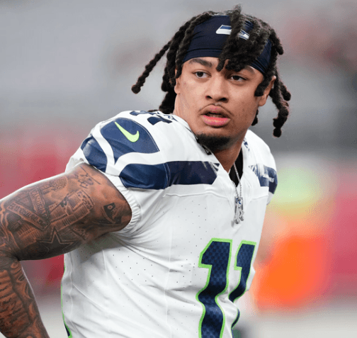 After 38–37 Win Over Rams, Jaxon Smith-Njigba Runs Straight to the Stands to Hug His Parents – Viral Video of Heartwarming Moment Leaves Seahawks Community in Tears