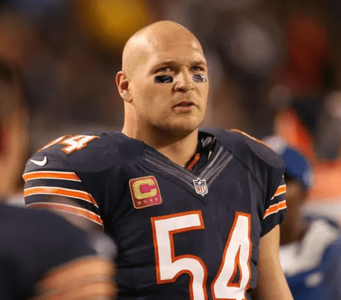 Bears Legend Brian Urlacher Speaks Out to Defend Team After ESPN Legend Troy Aikman Accuses "Buying the Refs" in 22–16 Win Over Packers – The Reason Behind the Accusation Outrages Chicago Community