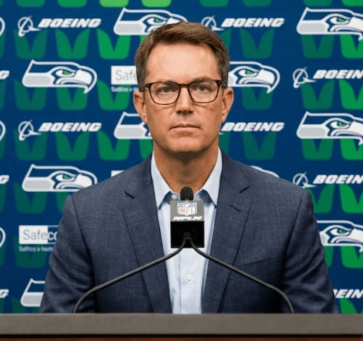 CBS Sports President David Berson Suspends Legendary Broadcaster Jim Nantz just hours after his disrespectful remarks toward the Seahawks, right before the crucial Panthers–Seahawks matchup this Sunday.