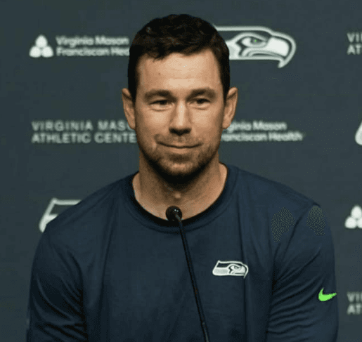 $90 Million? 'Keep It!' Future Most Sought-After NFL Head Coach Stuns by Turning Down Massive Contracts from Titans and Falcons — Chooses to Stay in Seattle for a Lifelong Promise