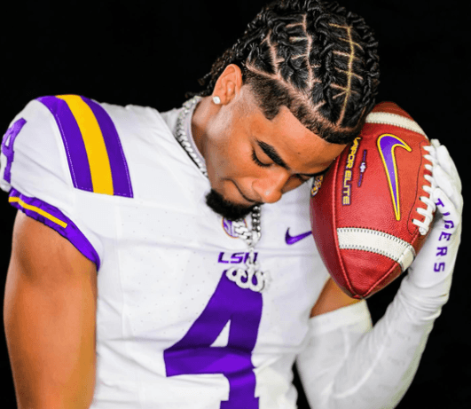 Top Draft Prospect & Future MVP Shocks NFL: “If Not Seahawks, I Retire as Their Fan” — Grandfather Promise Reason Brings Seattle to Tears