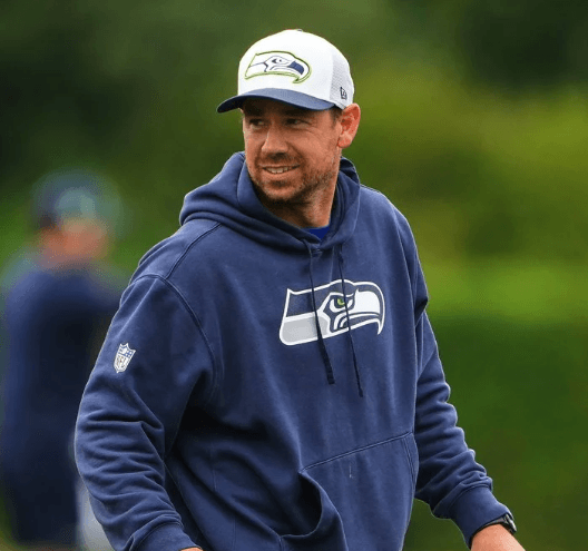 Just 12 Hours After Mike Tomlin Confirms His Retirement, the Steelers Shock the NFL by Going "All-In" on the Seahawks' No. 1 Most Sought-After Offensive Coordinator 