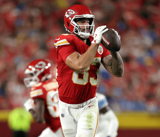 Former Chiefs TE with 2 Super Bowl Rings and 2,203 Receiving Yards Signs with New England Patriots After "Return Home" Attempt Fails