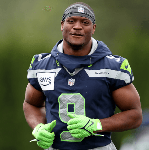 Seahawks Successfully Re-Sign Super Bowl MVP Kenneth Walker III After Offering Him an Irresistible Contract Deal — And Walker III Quietly Accepts