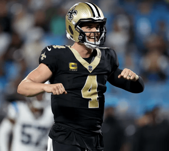New Orleans Saints Re-Sign Legend Derek Carr After Offering Him an Irresistible Contract Deal — And Derek Carr Quietly Accepts