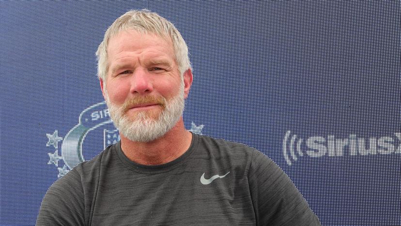 Super Bowl Legend – Brett Favre Sells His Final Game Jersey to Support a Teammate Battling Parkinson’s Disease