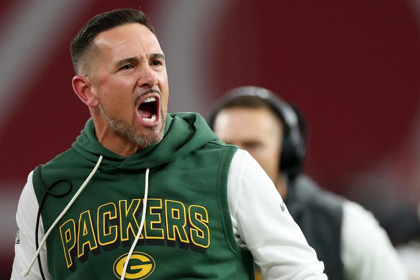 After the 13–16 loss to Carolina, the Packers’ offense came under heavy criticism for what many called a “Disastrous” performance. Head coach Matt LaFleur immediately locked the locker room doors for an emergency meeting