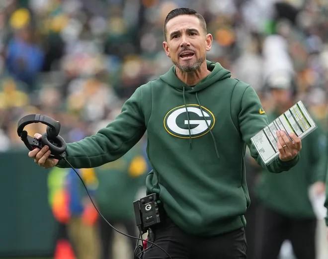 Tension filled the air at Lambeau Field ahead of the highly anticipated matchup with the Eagles, as head coach Matt LaFleur held an emergency late-night meeting with his core players after the offense struggled through three consecutive practices 