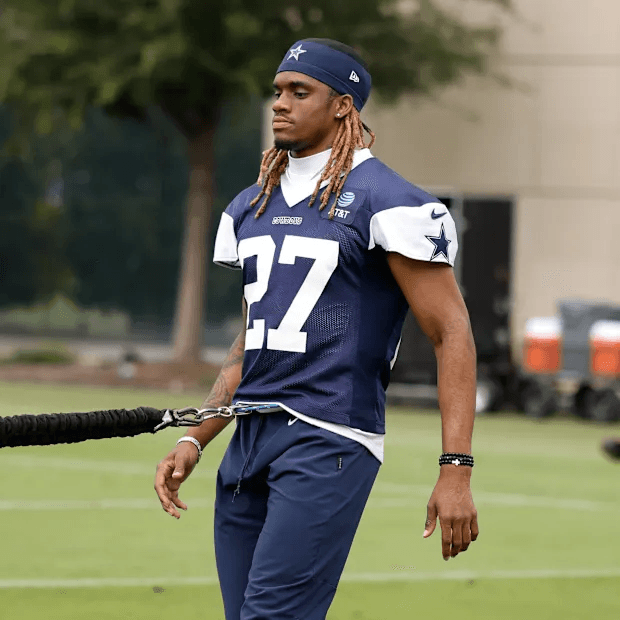 Dallas rookie unexpectedly removed from the roster ahead of the game against the Las Vegas Raiders, accused of using performance-enhancing drugs, and the strict punishment from owner Jerry Jones