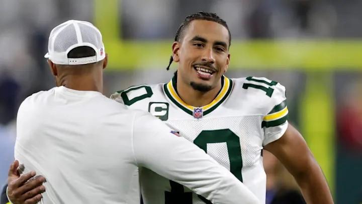 Vikings legend Randy Moss unexpectedly spoke up with rare praise for Jordan Love: “Everything seemed to be working against him, but he stood his ground” but it was Love’s actions in the tunnel afterward that truly had Packers fans talking