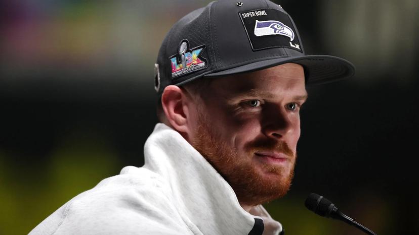 Sam Darnold Shocks NFL by Skipping FOX & ESPN, Choosing to Interview His Close Friend, 49ers Star, as He Rolls Into Pro Bowl Practice in a Wheelchair – Viral Video of the Heartwarming Moment Moves 49ers Community to Tears