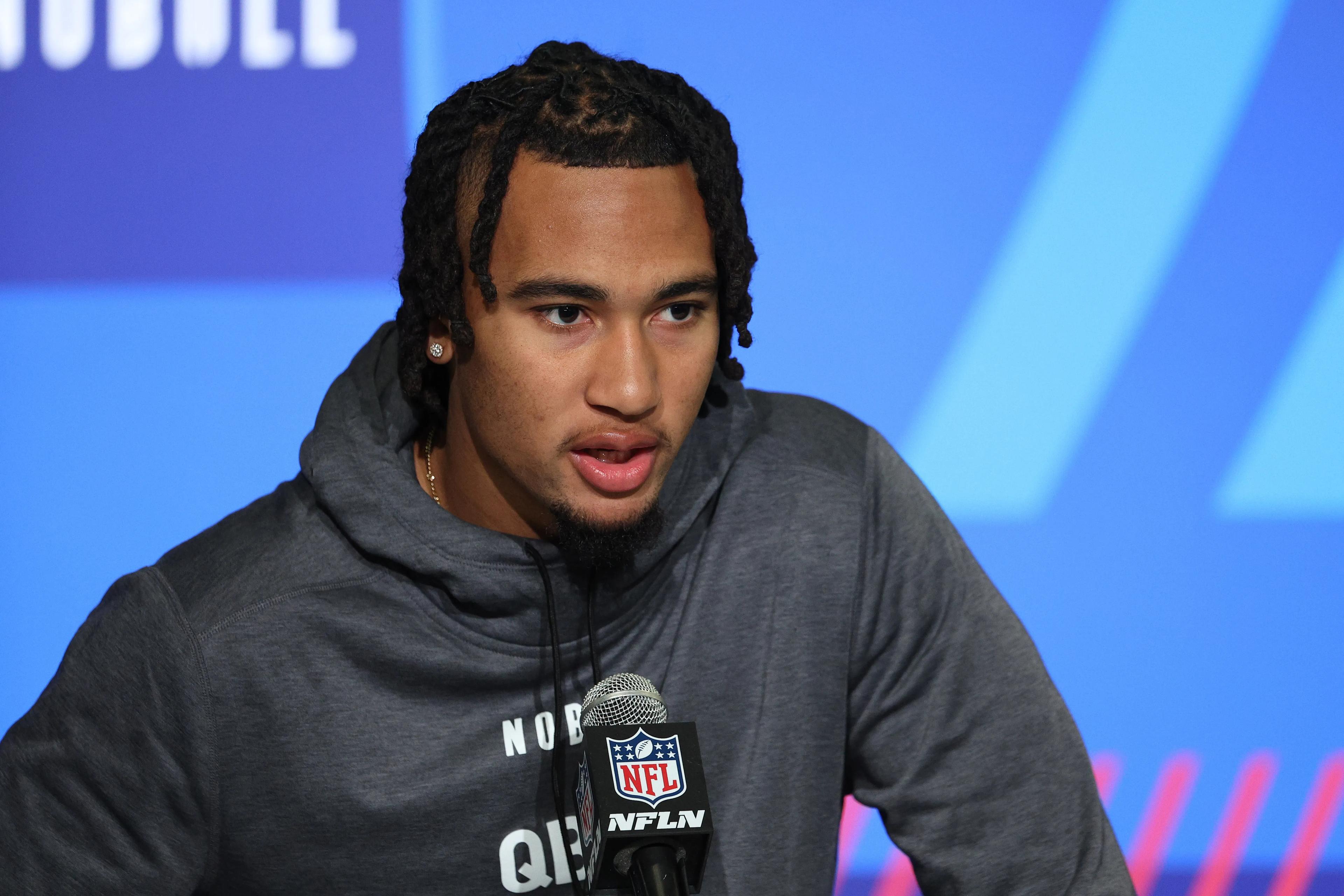 C.J. Stroud Shocks NFL by Skipping FOX & ESPN, Choosing to Interview His Close Friend, 49ers Star, as He Rolls Into Pro Bowl Practice in a Wheelchair – Viral Video of the Heartwarming Moment Moves Texans Community to Tears