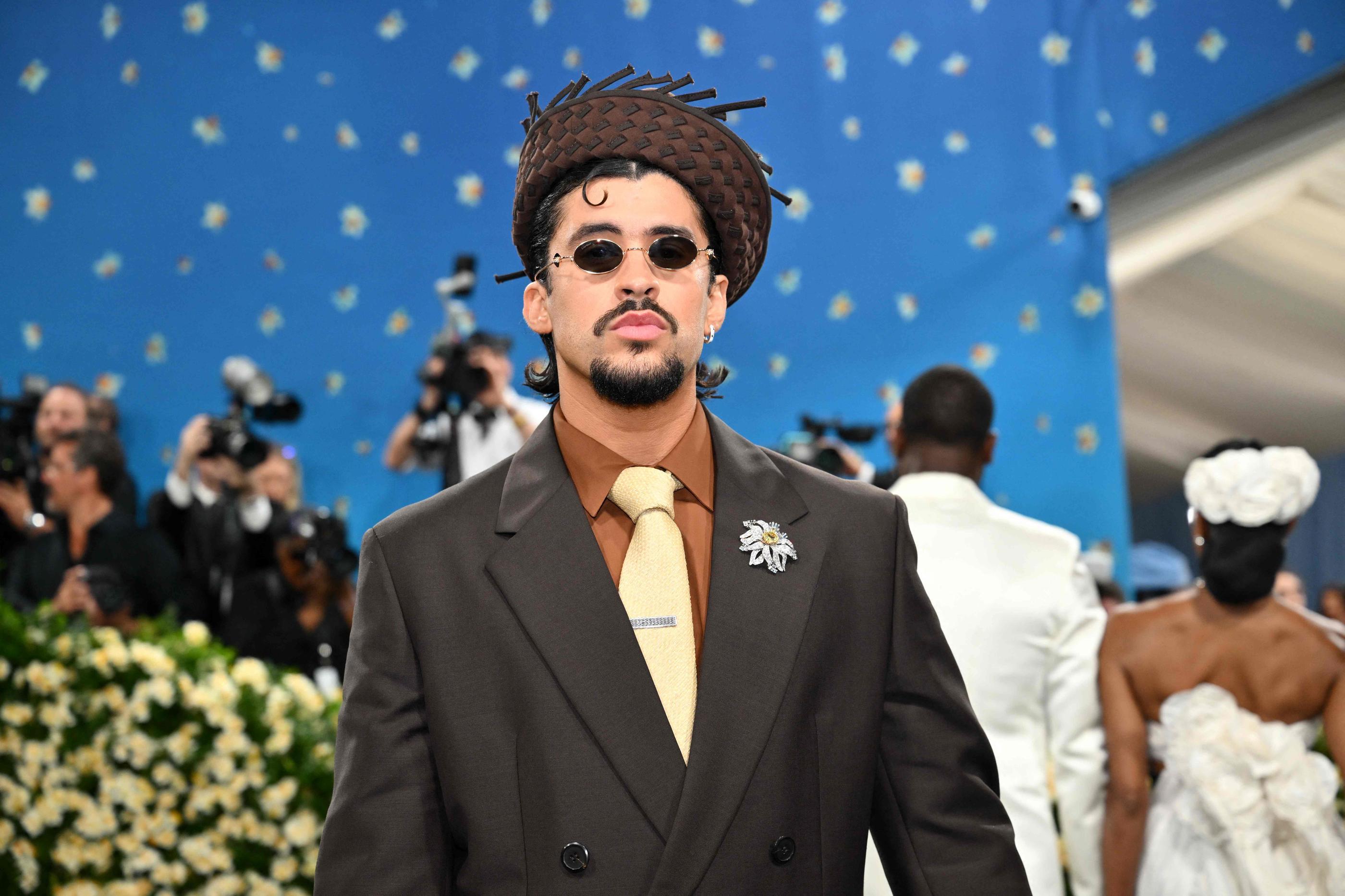 Qui est Bad Bunny, le chanteur dont les places de concert en France vont  s'arracher à partir de vendredi ? - Le Parisien