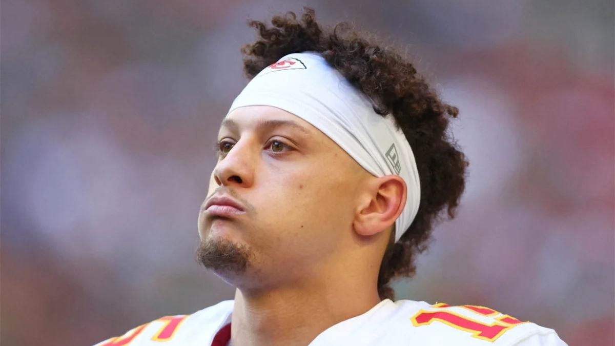 Patrick Mahomes Reveals How Crushing Loss to Rivals Raiders 'Stung' Chiefs' Poor Offense Into Attaining Super Bowl Glory - EssentiallySports
