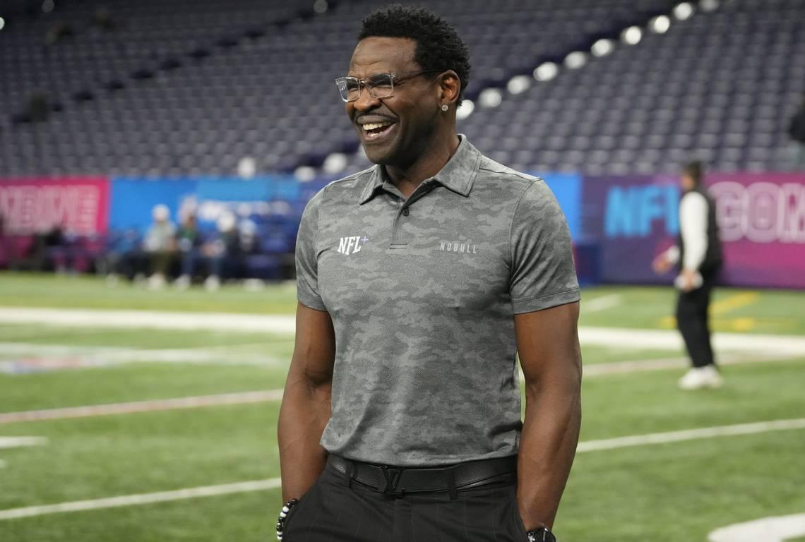 Dallas Cowboys great Michael Irvin explains what the team must do to save  its season - Yahoo Sports