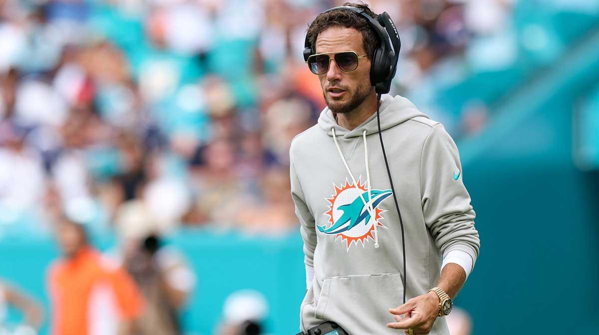 Dolphins news: Mike McDaniel shoots down all trade rumors
