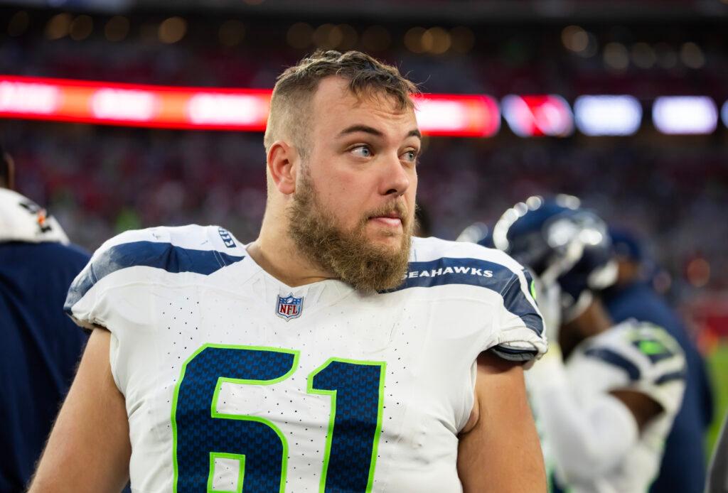 Jalen Sundell Earns Seahawks' Center Job