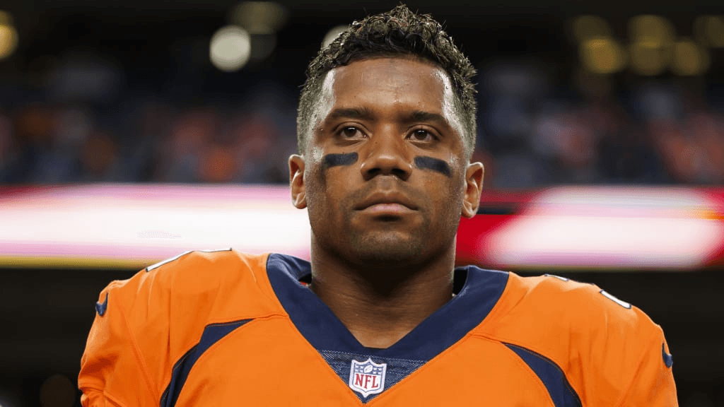 BREAKING: Just 3 Hours After $4M Contract Settlement to Part Ways Early with Giants, Legendary QB Russell Wilson Stuns NFL with Bombshell Announcement – Wants Broncos Return After Retirement via “Special $1M Agreement”