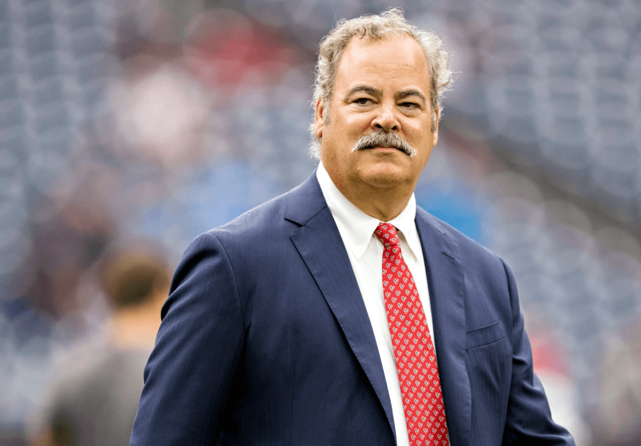 Houston Texans owner Cal McNair calls on the NFL to punish Chargers star Teair Tart for unsportsmanlike conduct following the 16–20 loss to the Texans — a tense moment caught on video that sparked outrage among the Houston fan community.