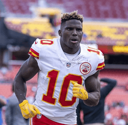 Chiefs Reach Out to Tyreek Hill About Stunning Return — This Time as Wide Receivers Coach