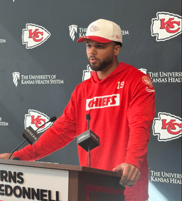 🥹VIDEO: After the Chiefs’ season-ending loss to the Raiders, rookie QB Chris Oladokun bowed his head and took the full weight of the blame while being viciously criticized and cruelly cursed