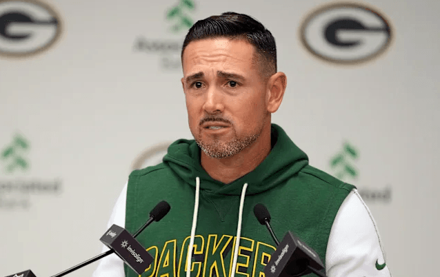 Two Packers O-Line Starters Out of Practice Before Bears Clash Due to Mysterious Illness