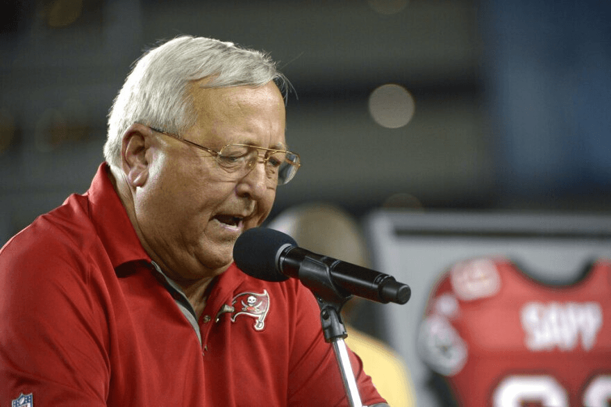 Buccaneers Prepare a Special Tribute for Gene Deckerhoff — the Quiet Heart of an Entire Era