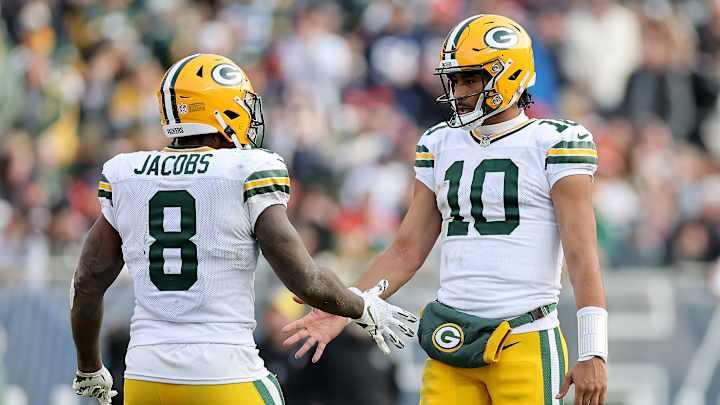 Josh Jacobs just gave Packers fans an unusual update on Jordan Love's thumb