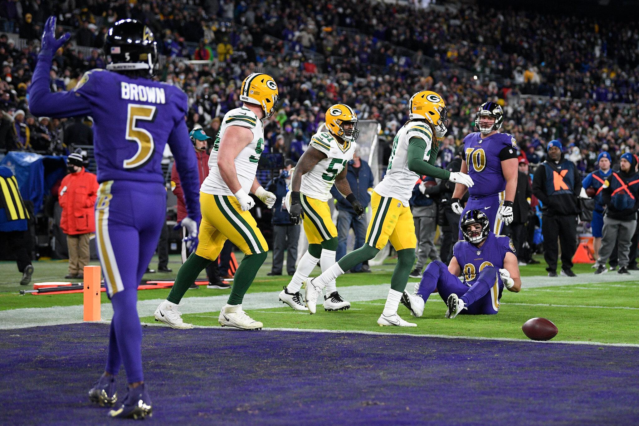 Packers Clinch Playoff Berth as Ravens Again Play the Odds - The New York Times